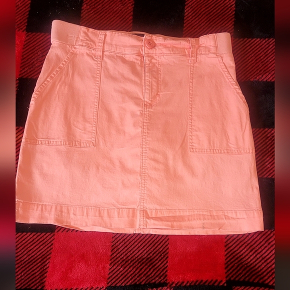 Lee Pastel Coral Skort with Front Pockets, And Beltloops - Picture 4 of 10